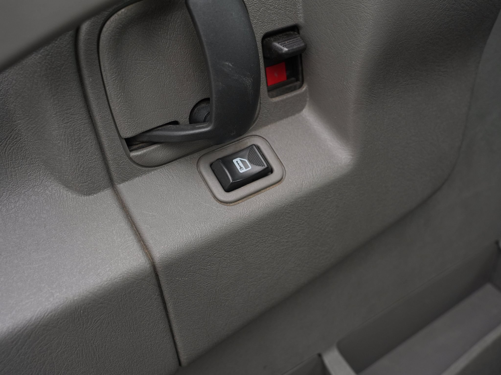 Used 2019 Chevrolet Express 2500 w/ Communications Package RWD image 18
