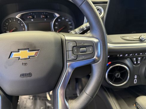 Used 2024 Chevrolet Blazer LT w/ Convenience Package FWD image 16