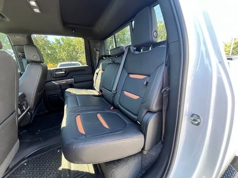 Used 2023 GMC Sierra 3500 AT4 w/ AT4 Premium Plus Package AWD/4WD image 11