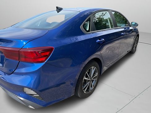 Used 2023 Kia Forte LXS w/ LXS Technology Package FWD image 9