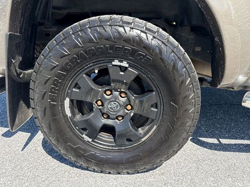 Used 2011 Toyota Tacoma 4x4 Double Cab w/ TRD Off-Road Pkg w/JBL Audio image 31