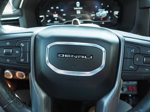 Used 2024 GMC Yukon XL Denali Ultimate AWD/4WD image 32