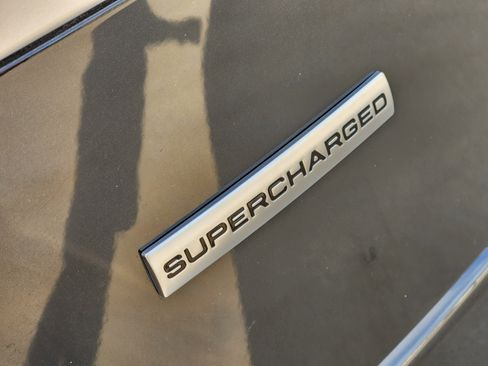 Used 2017 Land Rover Range Rover Long Wheelbase Supercharged image 10