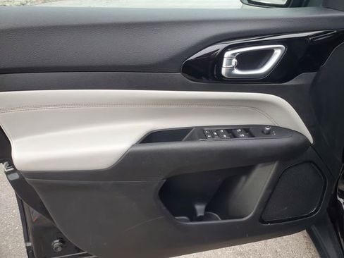 Used 2022 Jeep Compass Limited image 11