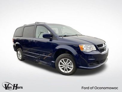 Used 2016 Dodge Grand Caravan SXT w/ UConnect Hands-Free Group