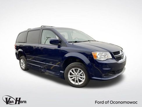 Used 2016 Dodge Grand Caravan SXT w/ UConnect Hands-Free Group image 1