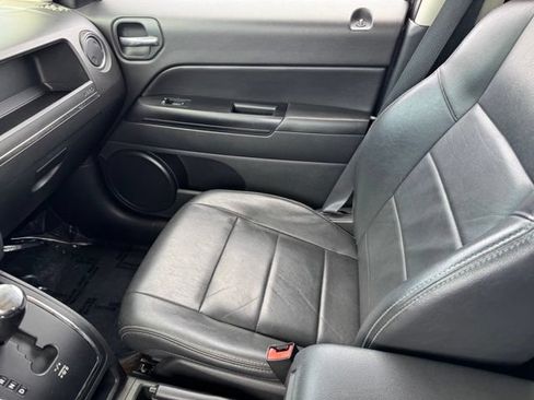 Used 2015 Jeep Patriot High Altitude AWD/4WD image 21