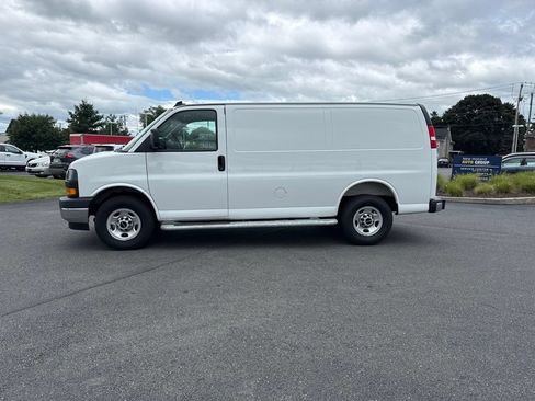 Used 2025 GMC Savana 2500 w/ Driver Convenience Package RWD image 2