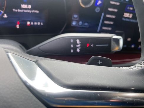 Used 2025 Chevrolet Traverse Z71 w/ Driver Confidence Package image 35