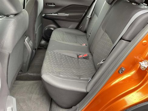 Used 2024 Nissan Kicks SV image 10