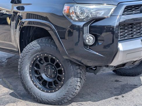 Used 2018 Toyota 4Runner TRD Off-Road Premium image 10