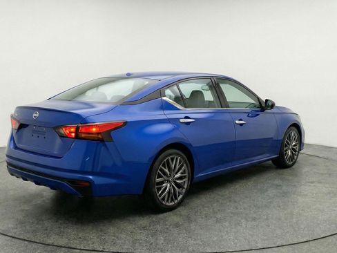 Used 2025 Nissan Altima 2.5 SV image 7