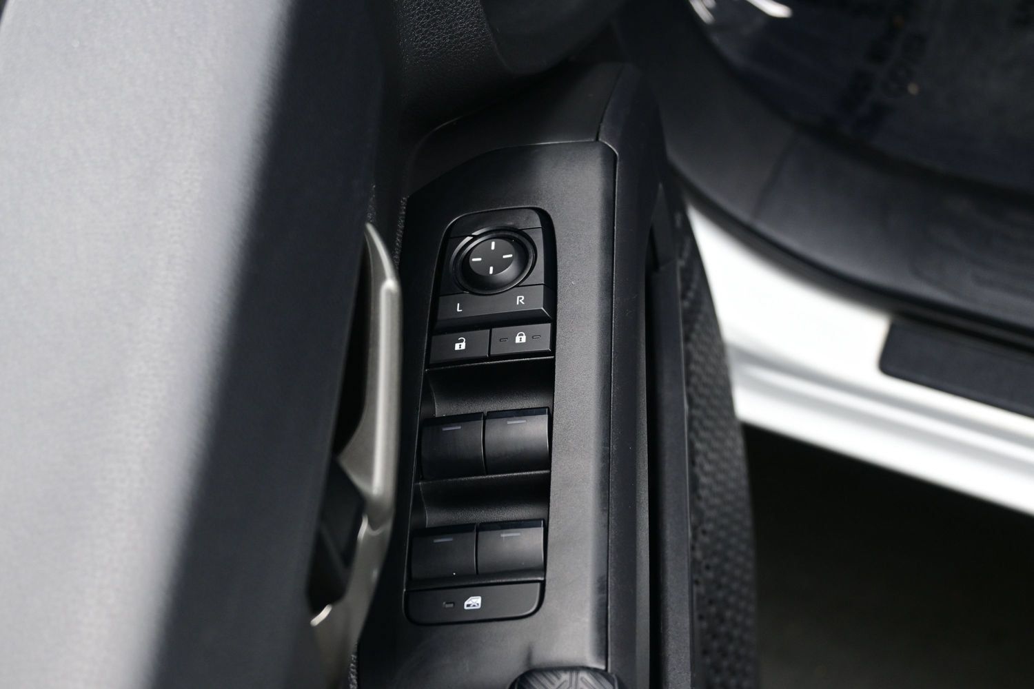Used 2024 Toyota Tacoma TRD Off-Road AWD/4WD image 10