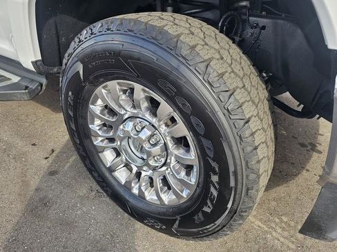 Used 2022 Ford F350 Lariat w/ Lariat Ultimate Package image 32