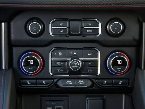 Used 2021 Chevrolet Suburban RST w/ Luxury Package image 27