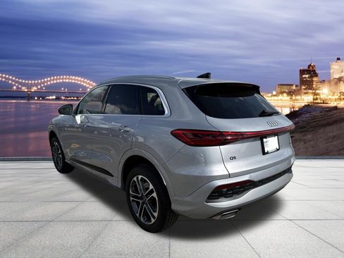 Certified 2025 Audi Q5 Premium Plus w/ Premium Plus image 3