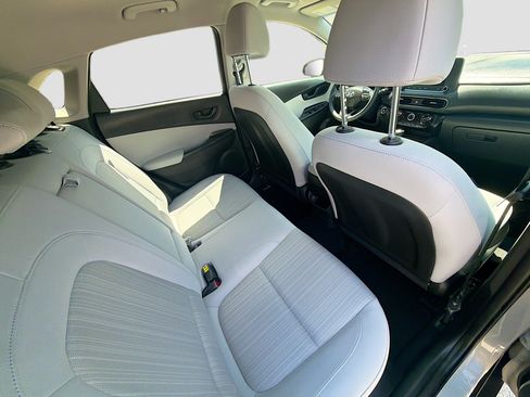 Used 2023 Hyundai Kona SEL FWD image 26