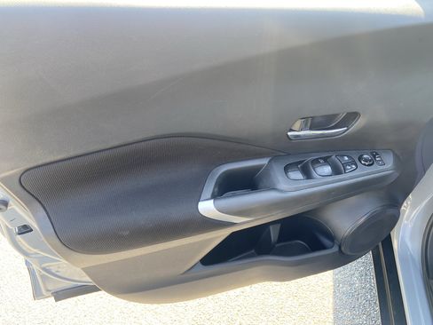 Certified 2022 Nissan Kicks SV FWD image 9
