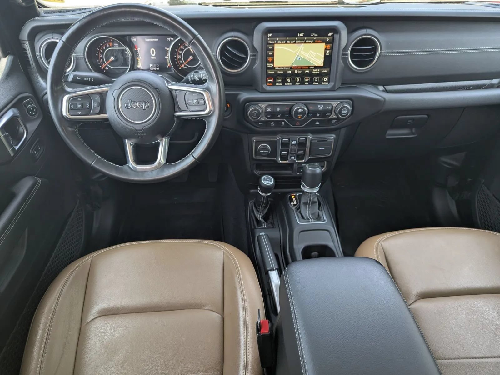 Used 2022 Jeep Wrangler Unlimited Sahara w/ LED Lighting Group AWD/4WD image 19