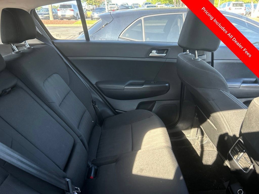 Used 2019 Kia Sportage LX FWD image 4