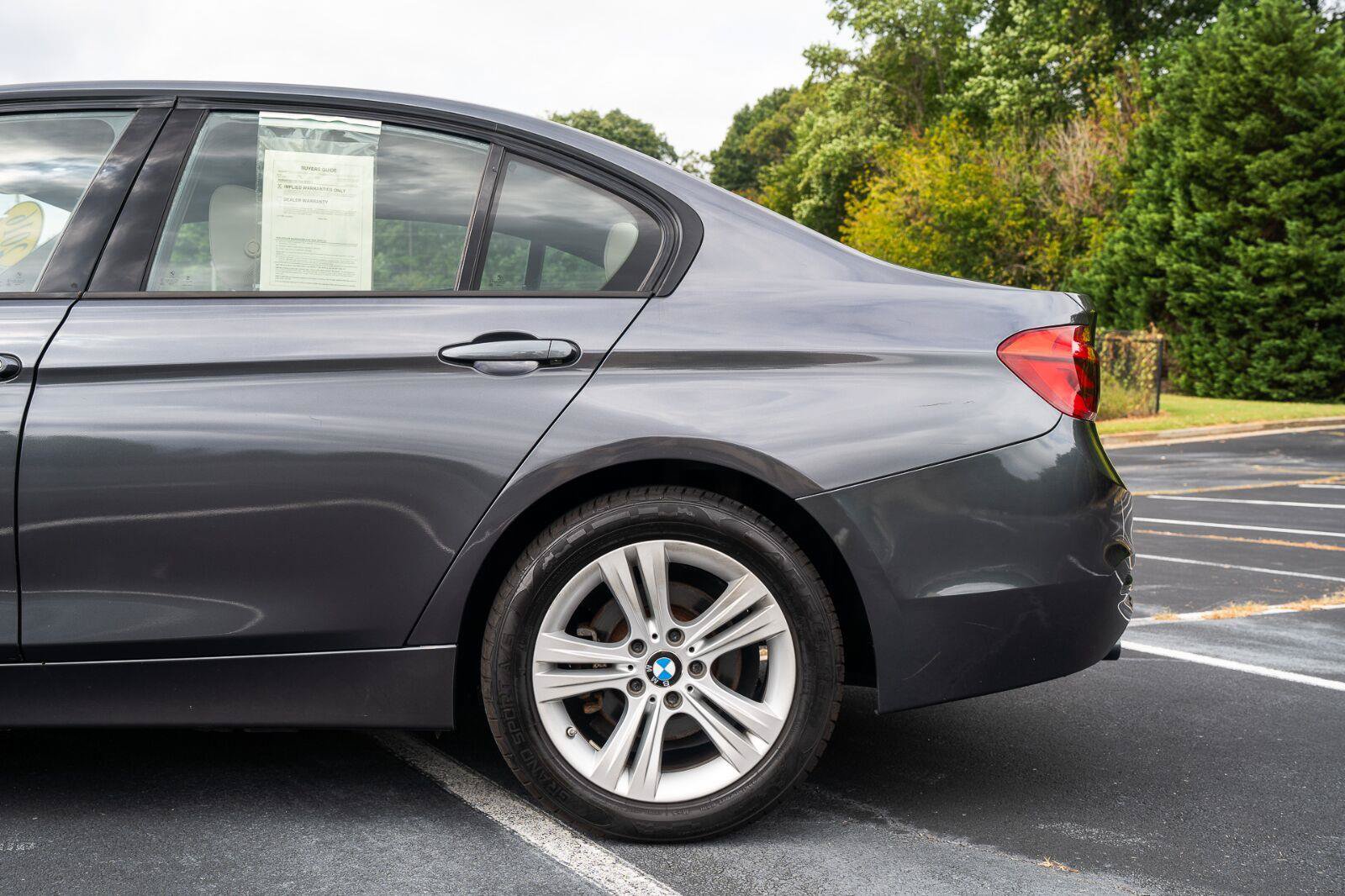 Used 2016 BMW 328i xDrive Sedan AWD/4WD image 5