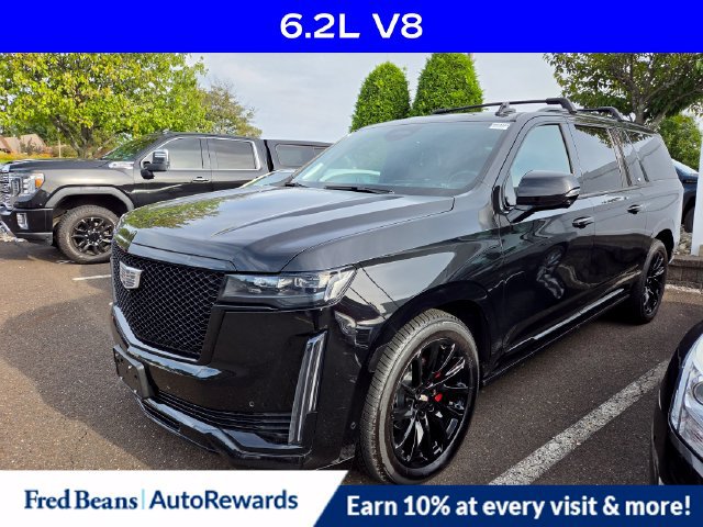 Used 2021 Cadillac Escalade ESV Sport Platinum w/ LPO, ONYX Package AWD/4WD image 2