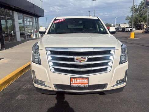 Used 2015 Cadillac Escalade Luxury AWD/4WD image 10