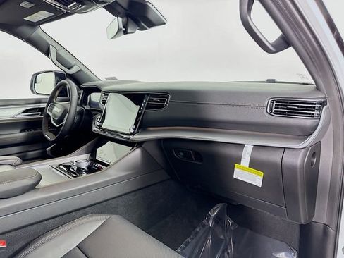 New 2026 Jeep Grand Wagoneer 4WD image 32