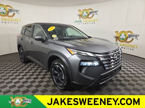 Used 2024 Nissan Rogue SV image 1