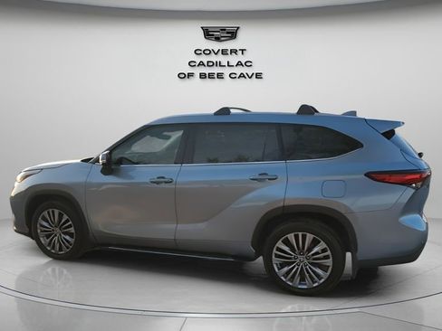 Used 2020 Toyota Highlander Platinum image 6