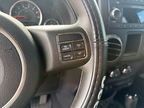 Used 2012 Jeep Wrangler Unlimited Sport AWD/4WD image 14