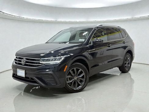 Used 2022 Volkswagen Tiguan SE image 3