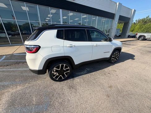 Used 2021 Jeep Compass Limited w/ Sun and Sound Group AWD/4WD image 4