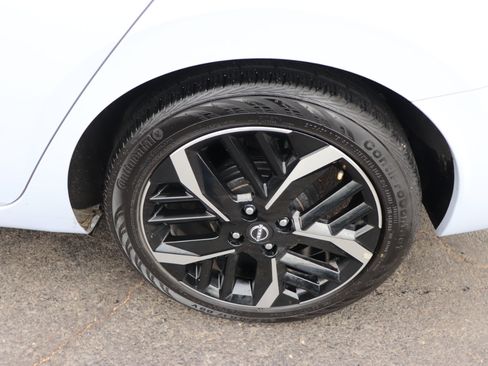 Used 2024 Nissan Versa SR image 46