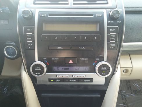 Used 2012 Toyota Camry LE image 17