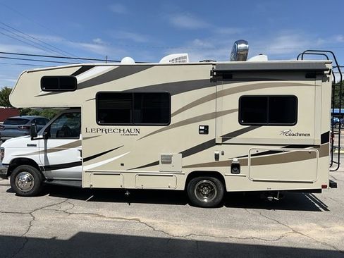 Used 2017 Ford E-350 and Econoline 350 Super Duty w/ Motorhome Prep Package image 2