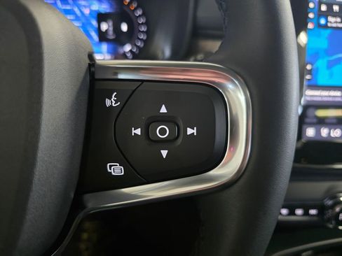 Certified 2023 Volvo XC40 B5 Plus w/ Driver Assist Package image 31