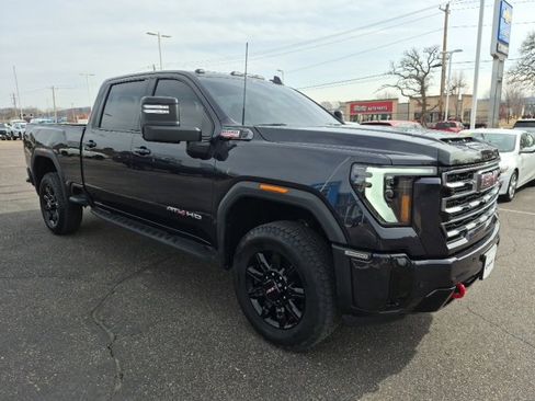 Used 2025 GMC Sierra 3500 AT4 w/ AT4 Premium Plus Package image 3