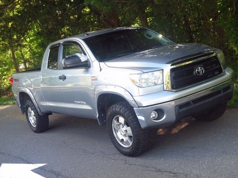 Used 2010 Toyota Tundra 4x4 Double Cab image 23