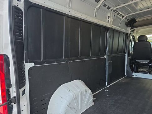 Used 2025 RAM ProMaster 2500 w/ Convenience Group FWD image 13