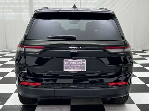 New 2025 Jeep Grand Cherokee Limited w/ Black Appearance Package image 7