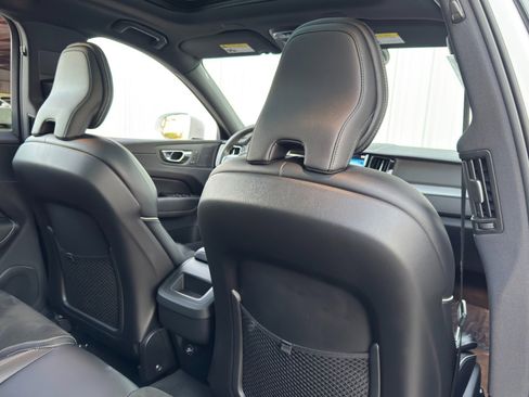 Used 2019 Volvo XC60 T5 R-Design w/ Protection Package image 34