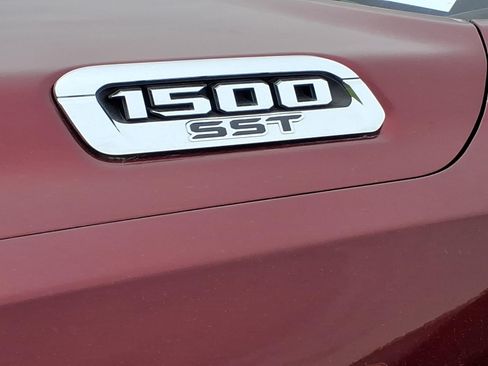Certified 2025 RAM 1500 Laramie AWD/4WD image 28