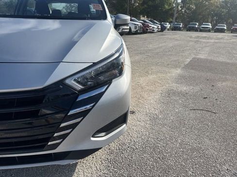 Used 2025 Nissan Versa SV image 9