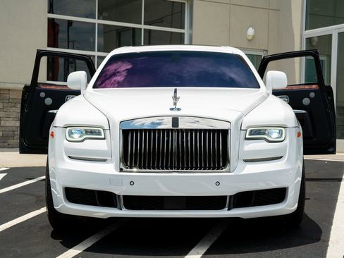 Used 2010 Rolls-Royce Ghost RWD image 4