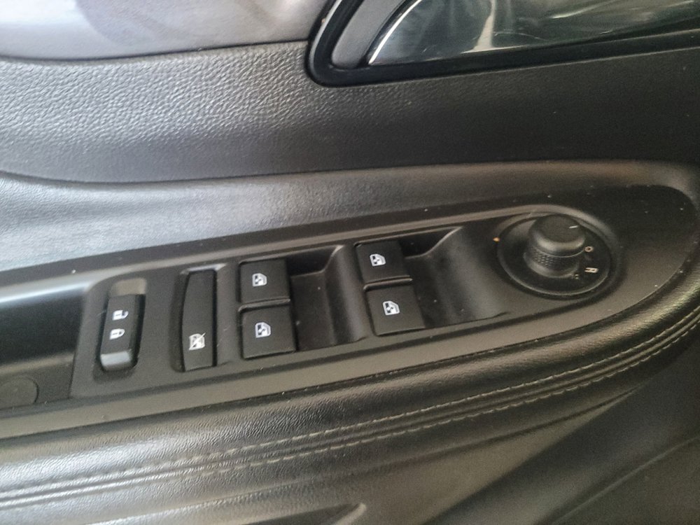Used 2020 Buick Encore Preferred FWD image 27