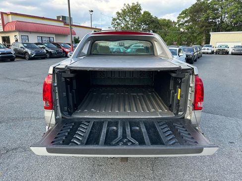 Used 2004 Cadillac Escalade EXT AWD/4WD image 13