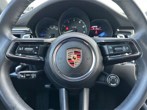 Used 2025 Porsche Macan image 22