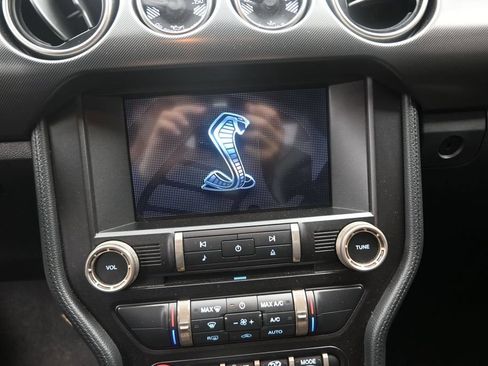 Used 2021 Ford Mustang Shelby GT500 w/ Technology Package RWD image 14