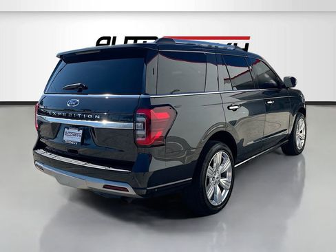 Used 2024 Ford Expedition Platinum AWD/4WD image 7
